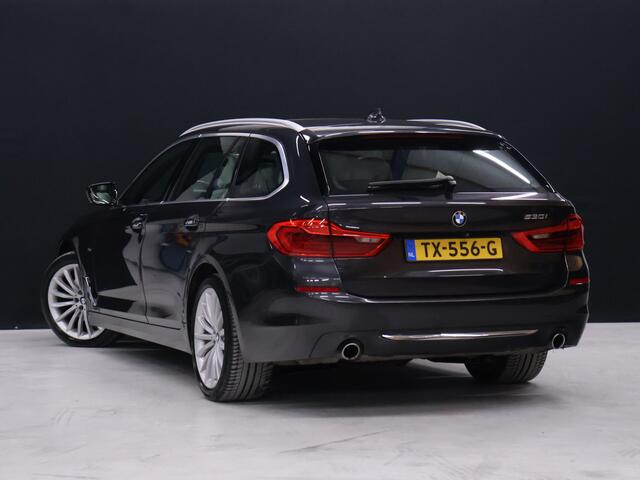 BMW 5-SERIE Touring 530i High Executive Luxury Line [SCHUIFKANTELDAK, CRUISE CONTROL, BLUETOOTH TELEFOON, HUD, ACTIVE PROTECTION, ACHTERUITRIJCAMERA, PDC V+A, STOELVERWARMING, STUURVERWARMING, BMW ADAPTIVE LED, NIEUWSTAAT]