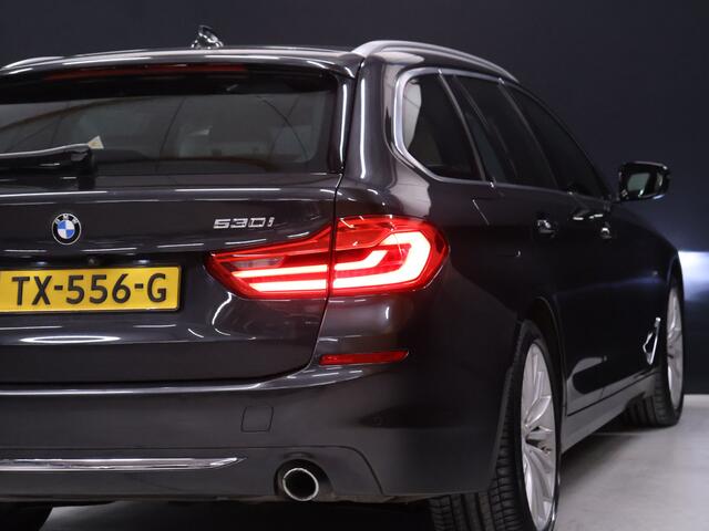 BMW 5-SERIE Touring 530i High Executive Luxury Line [SCHUIFKANTELDAK, CRUISE CONTROL, BLUETOOTH TELEFOON, HUD, ACTIVE PROTECTION, ACHTERUITRIJCAMERA, PDC V+A, STOELVERWARMING, STUURVERWARMING, BMW ADAPTIVE LED, NIEUWSTAAT]