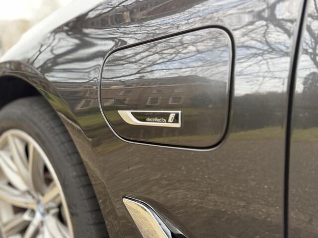 BMW 5-SERIE 530e Bus Ed. | Adaptive | trekhaak | Leder | Camera |