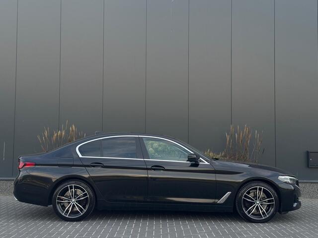 BMW 5-SERIE 520i High Exe m2021 FULL SCHUIFDAK NAVI CAMERA SPORTVELGEN