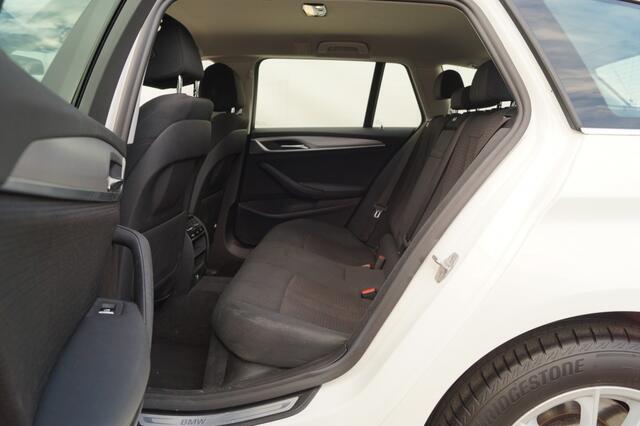 BMW 5-SERIE Touring 520i 184pk Automaat Executive Edition -NAVI-ECC-