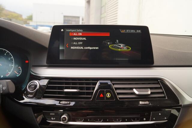 BMW 5-SERIE Touring 520i 184pk Automaat Executive Edition -NAVI-ECC-