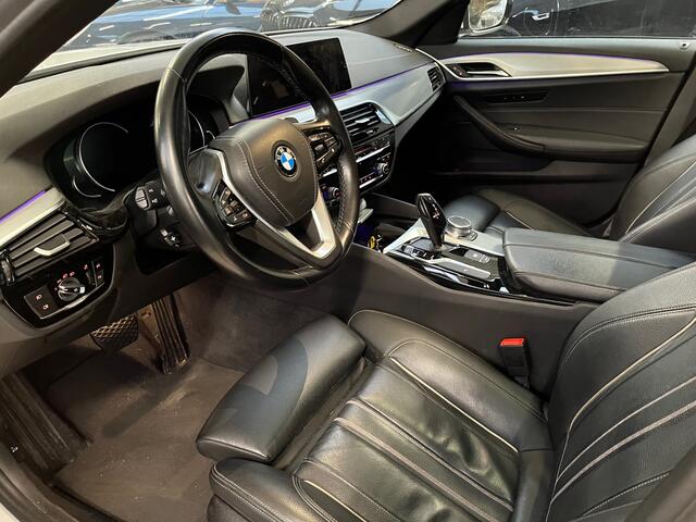 BMW 5-SERIE Touring 520i High Executive | Sportline | Panorama | Comfortzetels | 19" | Camera | Driving Assistant Plus