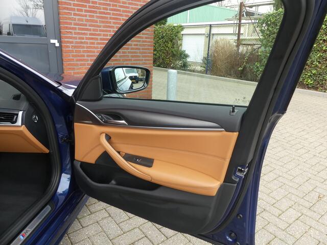 BMW 5-SERIE Touring 530e xDrive M-Sport / Panoramadak