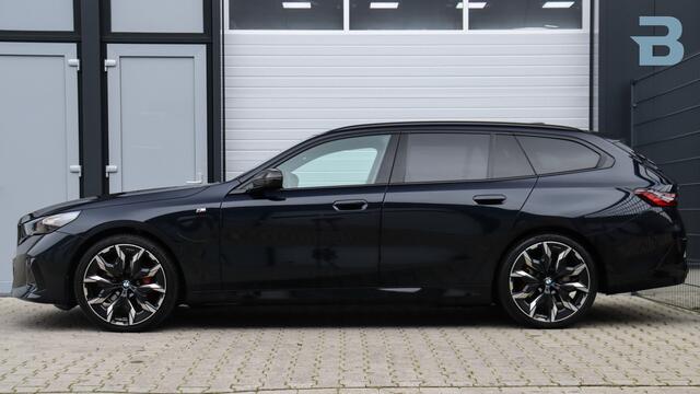 BMW 5-SERIE Touring 530e xDrive M-Sport Pro | Stoelventilatie | Bowers & Wilkins | M Carbon exterieur | Onderstel Professional | Head-up | Panoramadak | Trekhaak