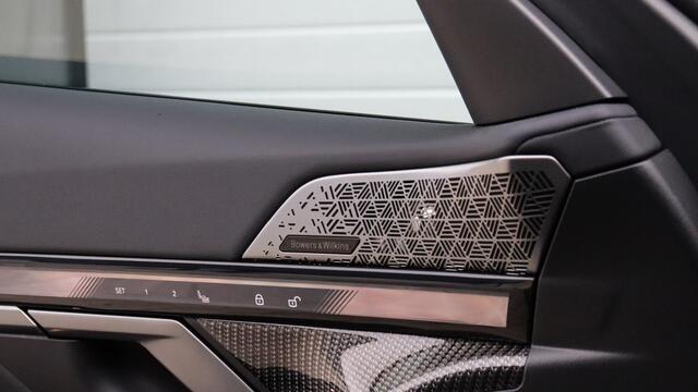 BMW 5-SERIE Touring 530e xDrive M-Sport Pro | Stoelventilatie | Bowers & Wilkins | M Carbon exterieur | Onderstel Professional | Head-up | Panoramadak | Trekhaak