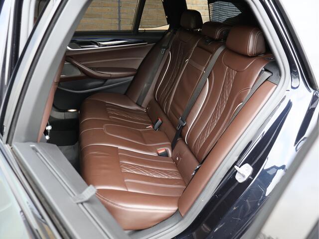 BMW 5-SERIE Touring M550d xDrive M Sport | 400PK | Nappa Leder | Panorama | HUD | Harman/Kardon |