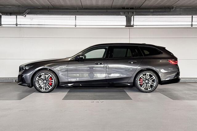 BMW 5-SERIE Touring 530e | M Sportpakket Pro | Travel Pack | Comfort Pack | Trekhaak