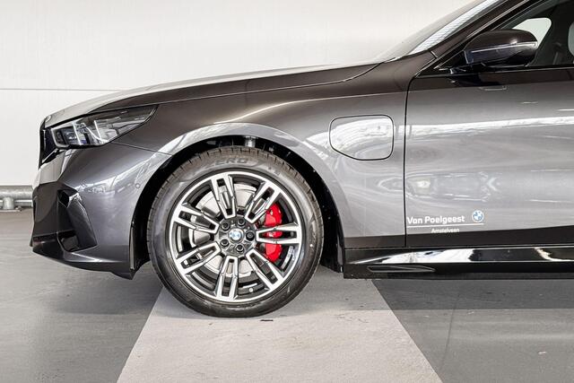 BMW 5-SERIE Touring 530e | M Sportpakket Pro | Travel Pack | Comfort Pack | Trekhaak