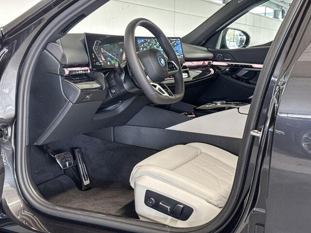 BMW 5-SERIE Touring 530e | M Sportpakket Pro | Travel Pack | Comfort Pack | Trekhaak