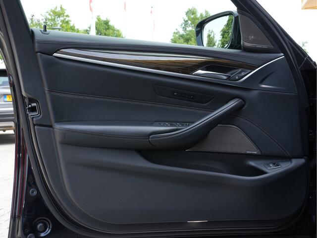 BMW 5-SERIE Touring 530i xDrive High Executive Edition | H/K | Keyless | Adaptive Cruise | 360 camera