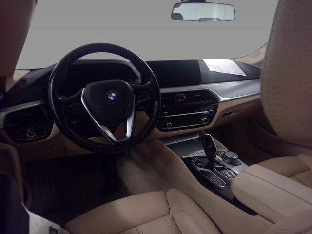BMW 5-SERIE Touring 520i High Executive Edition 2e-Eig. & Keurig-Onderh. BOVAG-Garantie. NL-Auto.