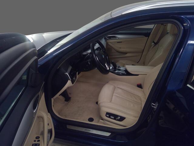 BMW 5-SERIE Touring 520i High Executive Edition 2e-Eig. & Keurig-Onderh. BOVAG-Garantie. NL-Auto.