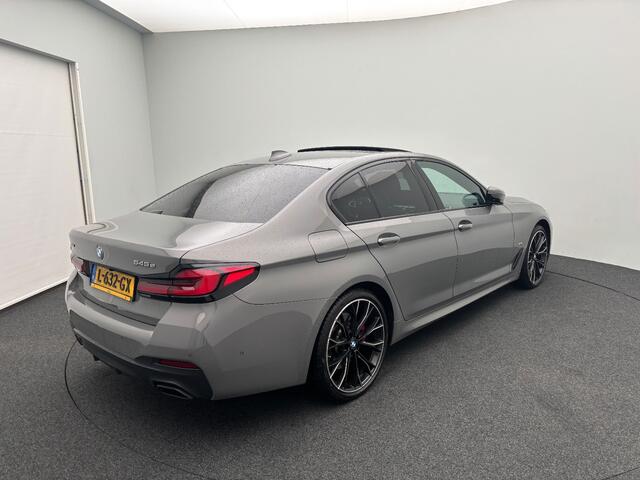 BMW 5-SERIE 545e xDrive 395 pk Business Edition Plus M-Sportpakket /BTW-Auto/ 1e Eigenaar/ Dealer.Ond/ Schuifdak/ Nappa-Leder/ Adap.Cruise/ Head-Up/ Laser/ Keyless/ Harman&Kardon/