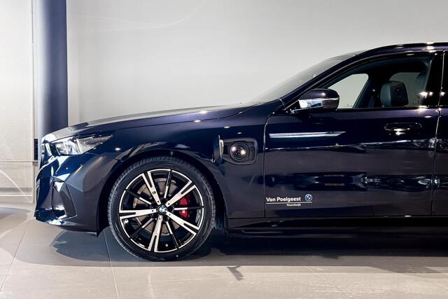 BMW 5-SERIE Touring 530e M Sport Edition | Glazen Panoramadak | Harman Kardon | Stoelventilatie |