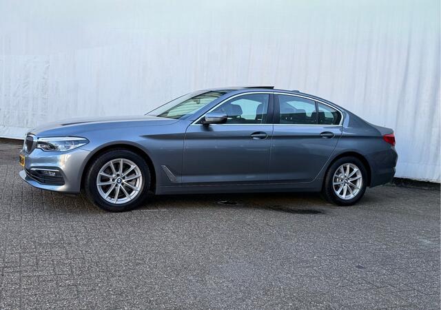 BMW 5-SERIE 520i High Executive / Sch.dak/ comf.stl