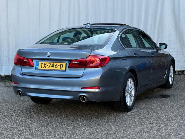 BMW 5-SERIE 520i High Executive / Sch.dak/ comf.stl