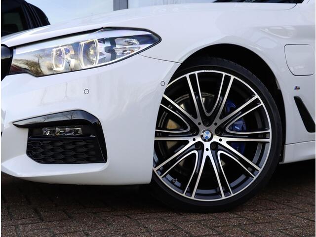 BMW 5-SERIE 530e iPerformance M Sport High Executive Alpinweiss