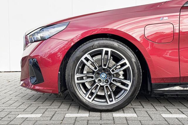 BMW 5-SERIE Sedan 530e M Sport |