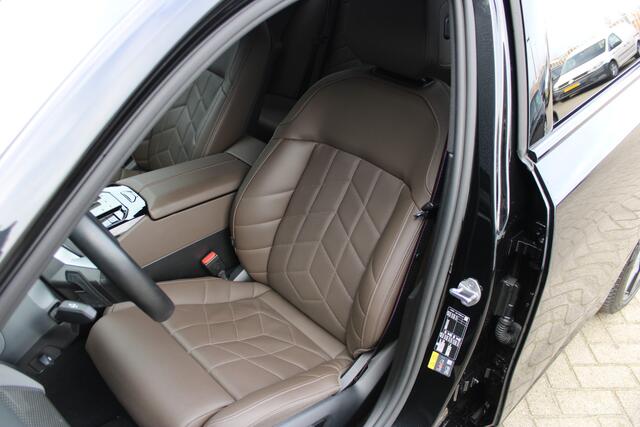 BMW 5-SERIE Touring 530e xDrive M-Sport Pro Bowers & Wilkins Trekhaak LED Stoelkoeling/verwarming