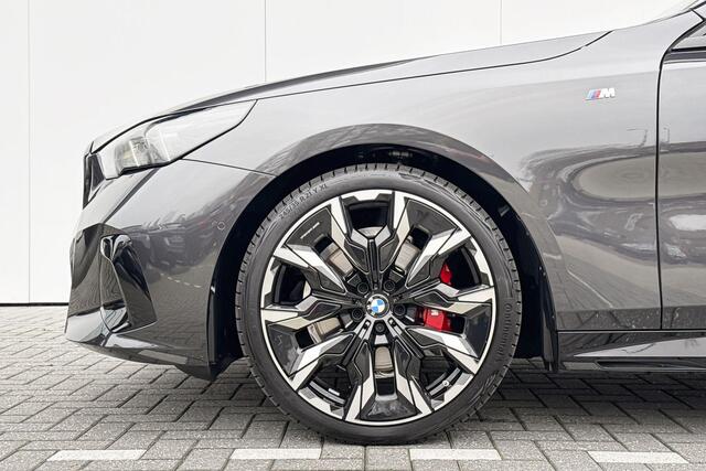 BMW 5-SERIE Sedan 520i Innovation Pack | M Sport