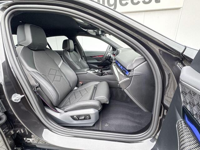 BMW 5-SERIE Sedan 520i Innovation Pack | M Sport