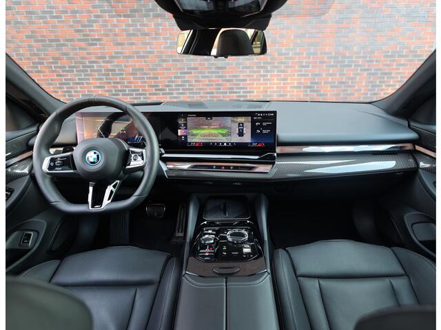 BMW 5-SERIE Touring 550e xDrive | Frozen - Pano - Trekhaak
