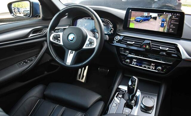 BMW 5-SERIE 530e M-Sport Pano Trekh HUD