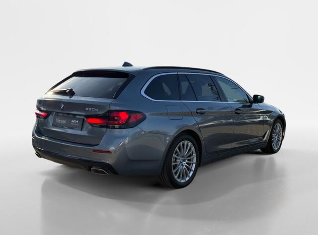 BMW 5-SERIE Touring 5 Serie Touring 530e High Executive I Trekhaak I Leder I Camera | Apple Carplay/Android Auto | DAB | Elektrisch wegklapbare trekhaak