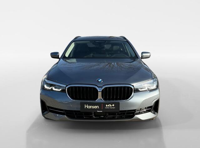 BMW 5-SERIE Touring 5 Serie Touring 530e High Executive I Trekhaak I Leder I Camera | Apple Carplay/Android Auto | DAB | Elektrisch wegklapbare trekhaak