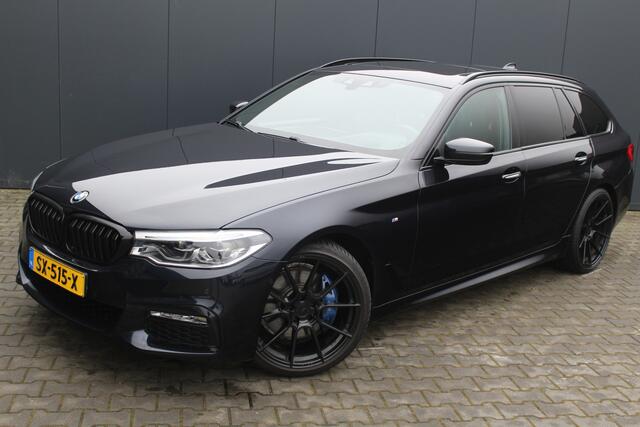 BMW 5-SERIE Touring 530i High Executive M-sport | Incl. 12 maanden garantie | Panoramadak | Dodehoek detectie | Geheugenstoelen | Parkeercamera | Standkachel | Head-up display | Elektrisch uitklapbare trekhaak | Stoelverwarming | Draadloze telefoonlader | Luxe leder