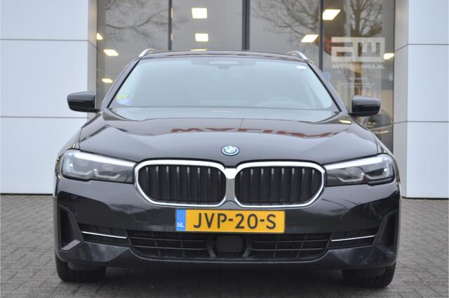 BMW 5-SERIE Touring 530e Leer | Head Up | Stuur-Stoelverw v+a | Adapt Cr | Sfeerverl.| Dealer onderhouden!