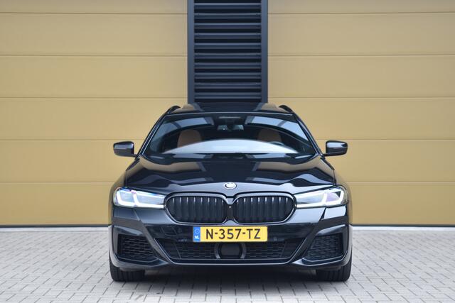 BMW 5-SERIE Touring 540i xDrive High Executive * M-Sport * Stuurverwarming * Comfortstoelen * Panoramadak * Facelift * Laser *
