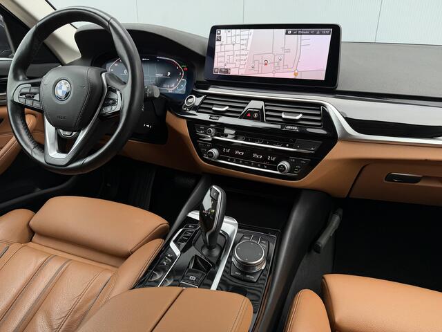 BMW 5-SERIE Touring 530e Business Edition Plus SOH 91%/Trekhaak/Leer/Laser.