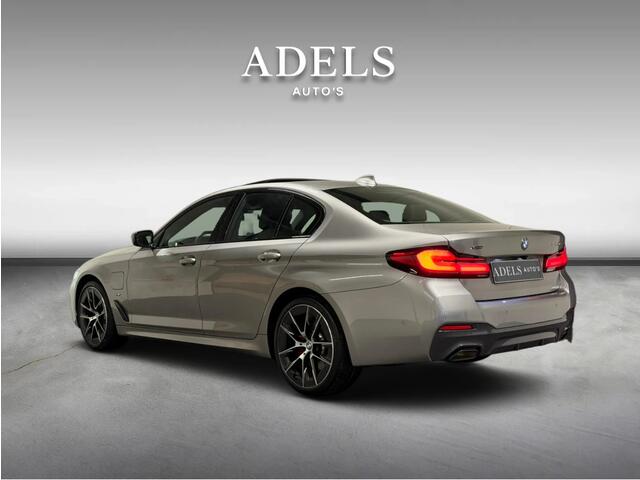 BMW 5-SERIE 545e xDrive High Executive M Sport Schuifdak M Stoelen HUD ACC Harman Kardon Laser Shadowline