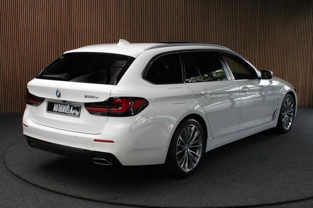 BMW 5-SERIE Touring 530e xDrive Panodak Leder Camera Memory ACC Elektr. achterklep Virtual Carplay LED Stoelverwarming DAB