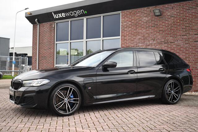 BMW 5-SERIE Touring 530e 292pk M-Sport Pano ACC 360 HUD Laser 4wielbest Comf-stoel