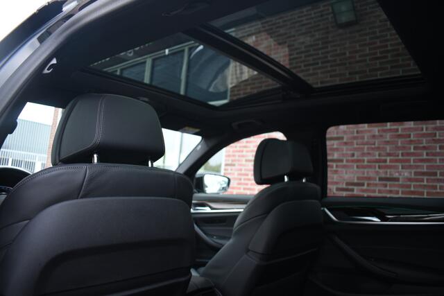 BMW 5-SERIE Touring 530e 292pk M-Sport Pano ACC 360 HUD Laser 4wielbest Comf-stoel