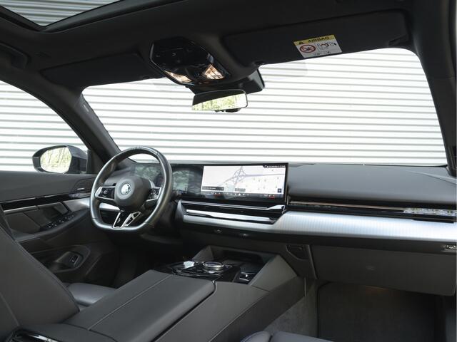 BMW 5-SERIE 530e M-Sport Pro - Pano - ACC - Harman Kardon - Head-up - Iconic Glow Exterieur