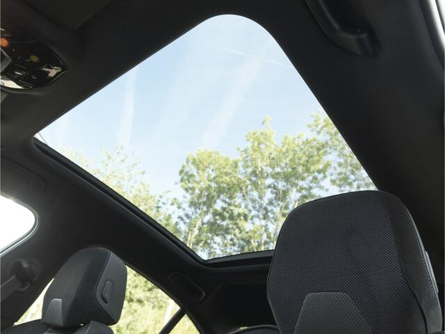 BMW 5-SERIE 530e M-Sport Pro - Pano - ACC - Harman Kardon - Head-up - Iconic Glow Exterieur