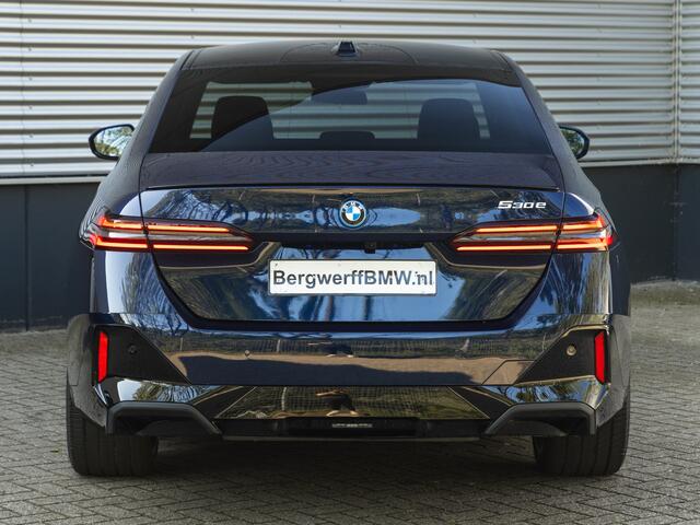 BMW 5-SERIE 530e M-Sport Pro - Pano - ACC - Harman Kardon - Head-up - Iconic Glow Exterieur
