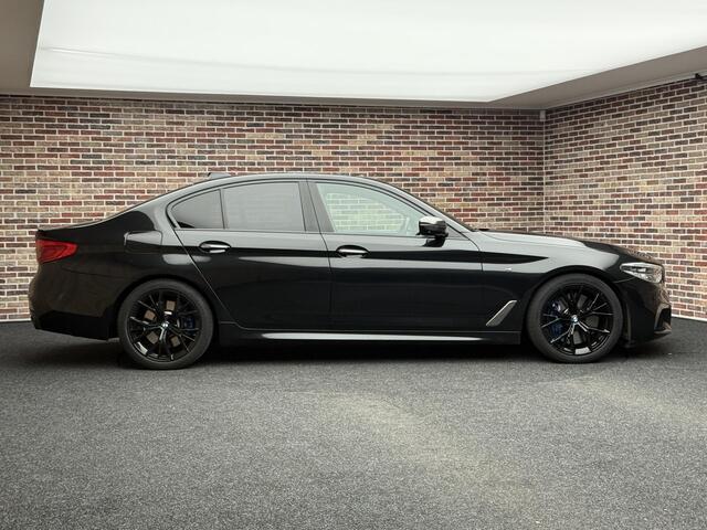 BMW 5-SERIE M550i xDrive High Executive Stoelverwarming & -ventilatie. | Panorama | Elek. memorie stoel