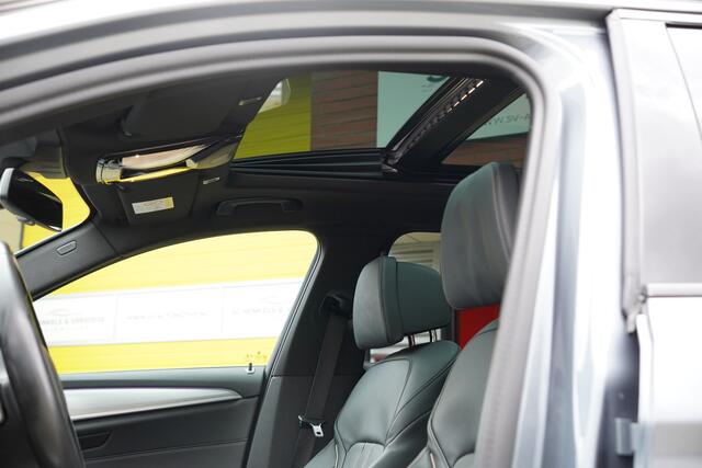 BMW 5-SERIE Touring 530i M-Sport High Executive / BTW / Pano / Trekhaak / Head Up / Harman Kardon / Laser / Comfort Stoel /