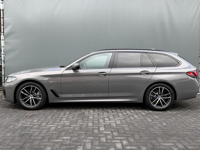 BMW 5-SERIE Touring 530e xDrive High Executive M-Sport NIEUW BINNEN !!