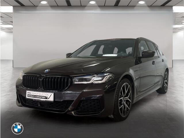 BMW 5-SERIE Touring 530e xDrive High Executive - M Sport - Full Options - Harman/Kardon Head-up . Neem contact op en we maken een afspraak!