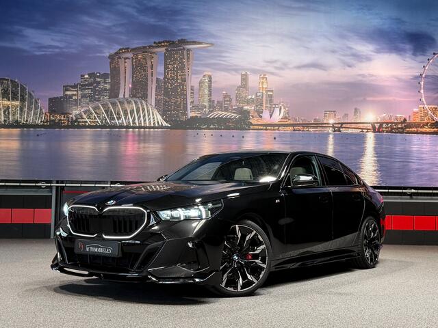 BMW 5-SERIE 520i M-Sport Pro|ShadowLine|Panorama|H/K|1e eigenaar