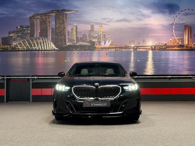 BMW 5-SERIE 520i M-Sport Pro|ShadowLine|Panorama|H/K|1e eigenaar