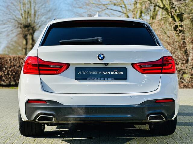 BMW 5-SERIE Touring 540i xDrive | High Executive | 6-cilinder | Panoramadak | Leer | LED | Keyless | Harman Kardon |