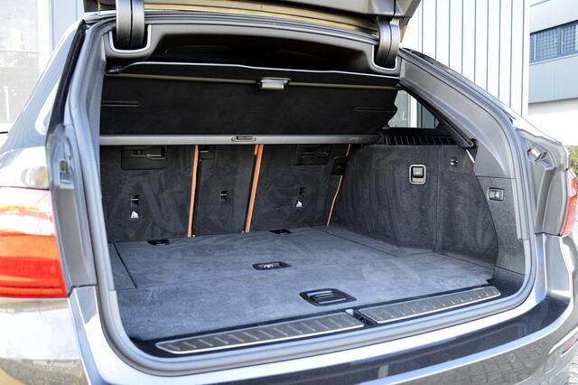 BMW 5-SERIE Touring 530i M-Sport Rijklaarprijs-Garantie Panoramadak Leder Interieur Led Head-Up Trekhaak