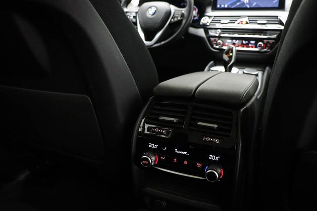 BMW 5-SERIE Touring 520i High Executive Edition | AUDIO MEDIA / SAFETY / PARKING- PACK | DAB | APPLELE | CAMERA | STOELVERWARMING